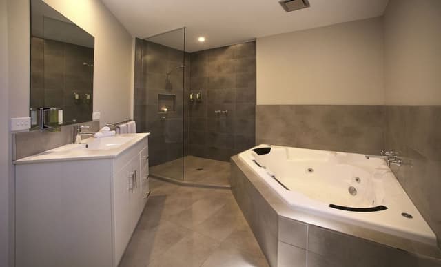 Luxury King Spa Studio Parking & Wifi