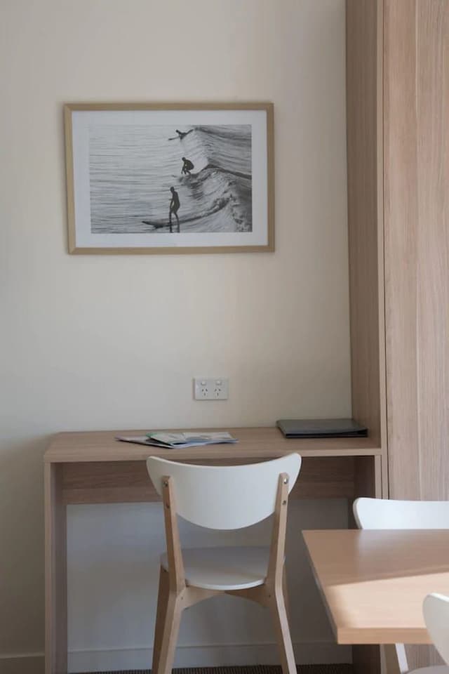 Deluxe Suite with Free Parking and Wifi