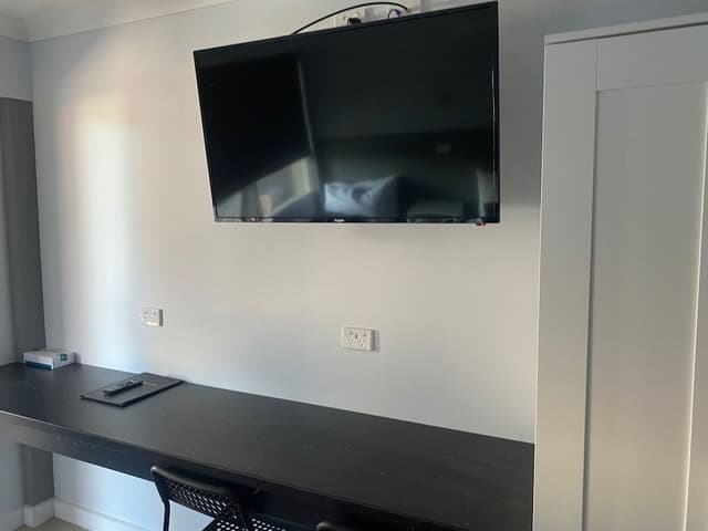 Family Room with King + 3 Single Beds + Kitchenette
