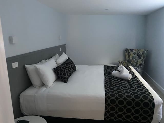 Family Room with King + 3 Single Beds + Kitchenette