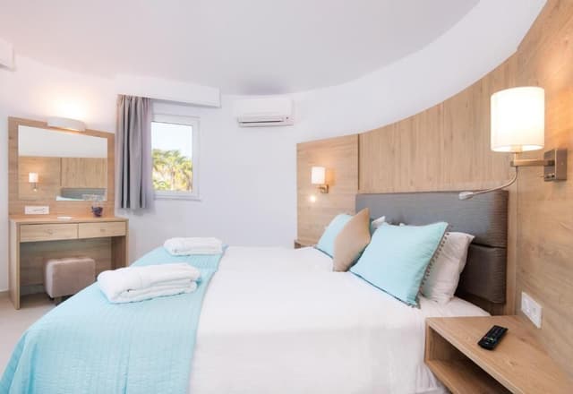 WINDMILL JUNIOR SUITE