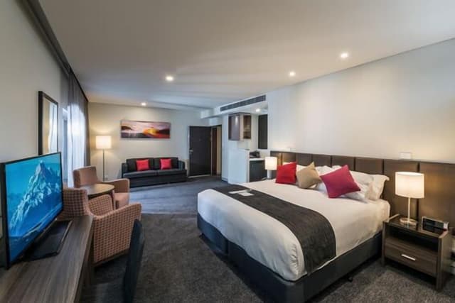 Deluxe Suite