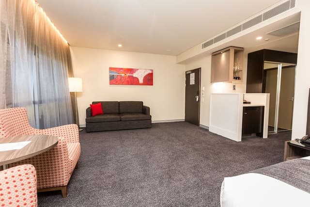 Deluxe Suite