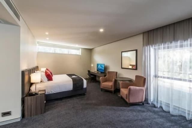 Deluxe Suite