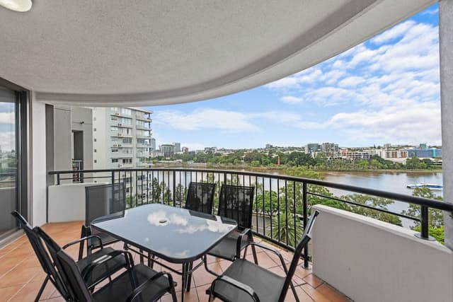 Two Bedroom Apartment - Queen/Twin