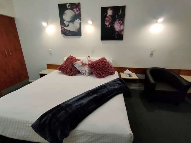 Deluxe Room, 1 King Bed