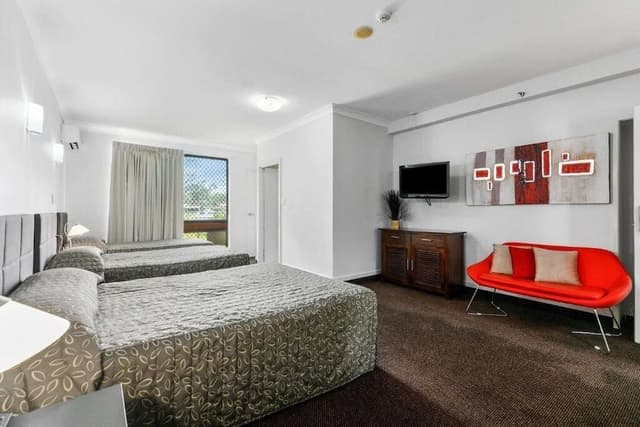 Deluxe Family Room