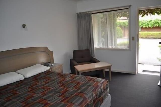 Standard Queen Room