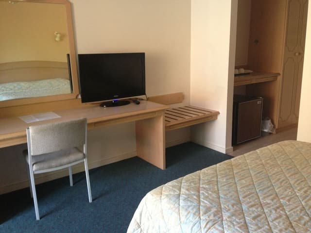 Standard Queen Room