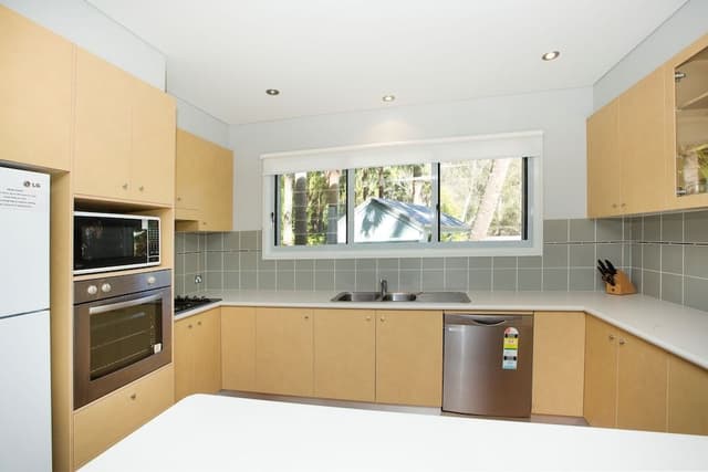 Luxury Townhome, 3 Bedrooms (Free Standing House)