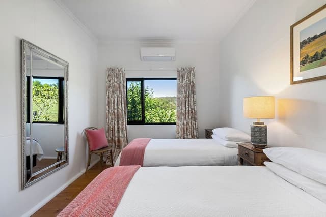 Self-contained House with 2 Bedrooms