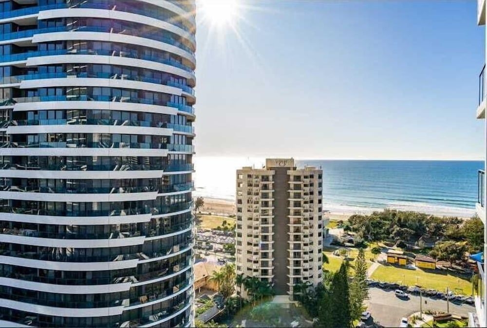 Ocean views in the heart of Broadbeach1