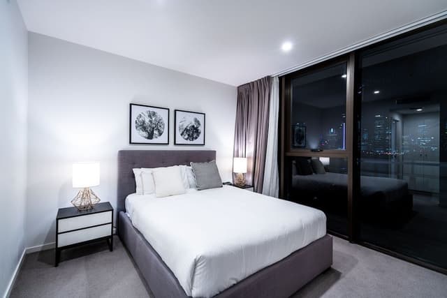 2 Bedroom 2 Bathroom Apartment with Balcony and City Facing