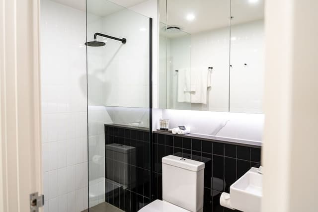 2 Bedroom 2 Bathroom Apartment with Balcony and City Facing