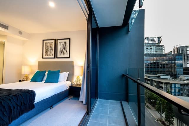 2 Bedroom 2 Bathroom Apartment with Balcony and City Facing