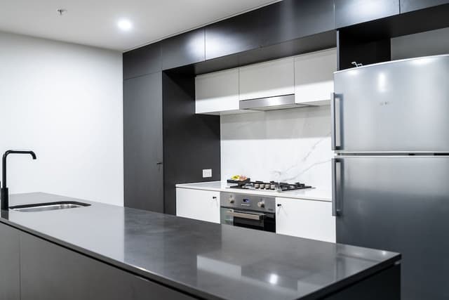 2 Bedroom 2 Bathroom Apartment with Balcony and City Facing