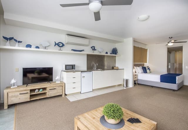 Studio (Unit 1311)