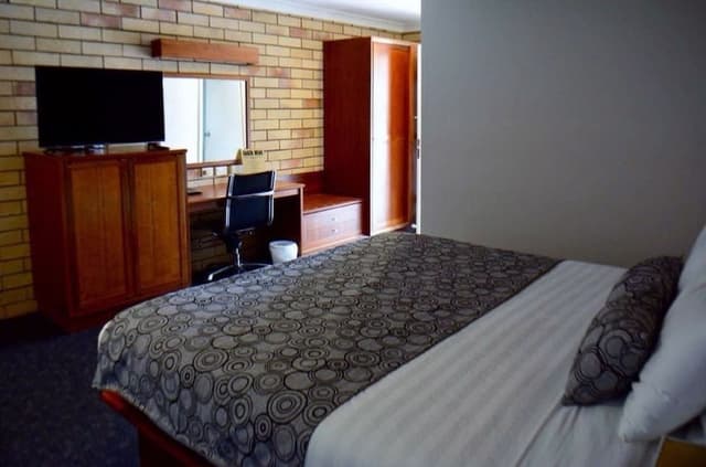 Double Room, 1 King Bed