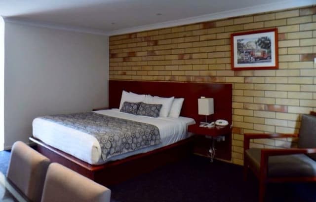 Double Room, 1 King Bed