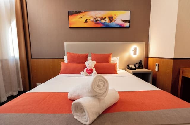 Standard Queen Room