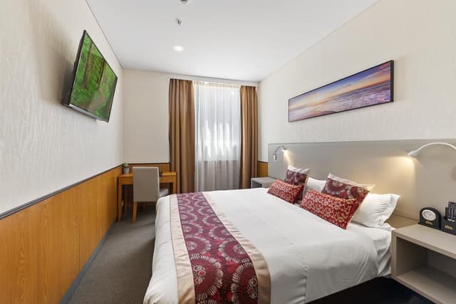 Standard Queen Room