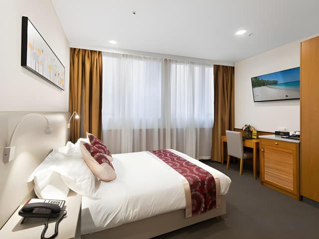Standard Queen Room