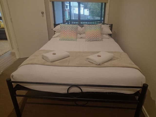 2 Bedroom Apartment (#1) - (2 Queen and 1 Single Bed)