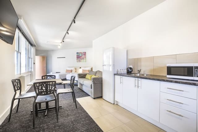 Standard Studio, Multiple Beds