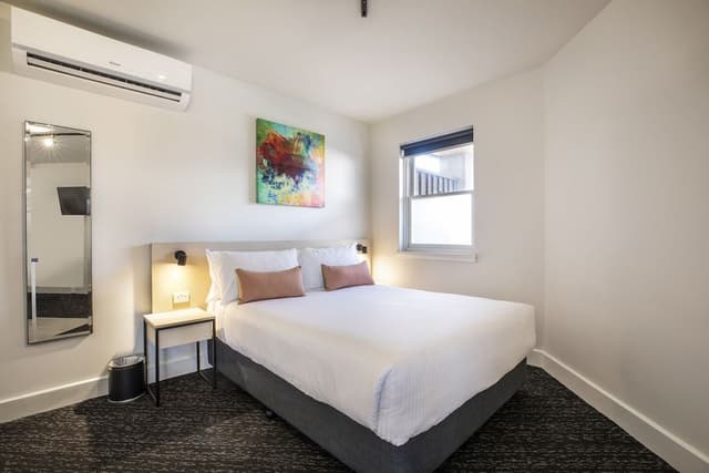 Standard Studio, Multiple Beds