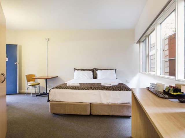 Studio King Room with Extra Bed