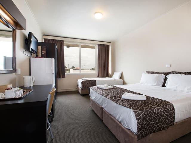 Studio King Room with Extra Bed