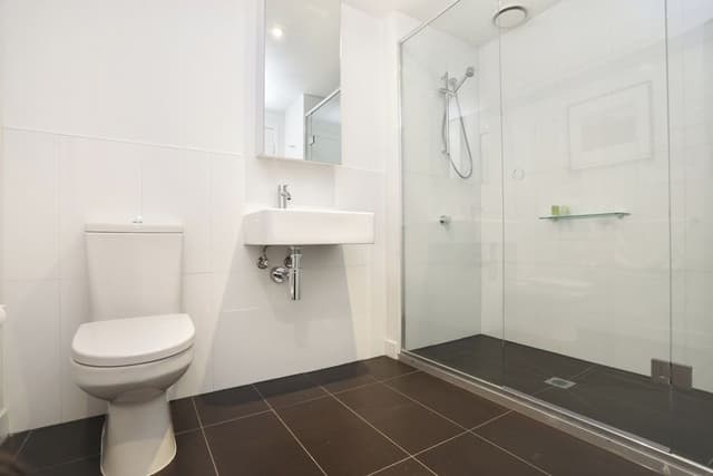 Two Bedroom Two Bathroom Apartment with 4 Single beds
