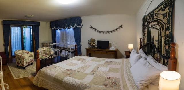 Deluxe Townhome (Candlewick)