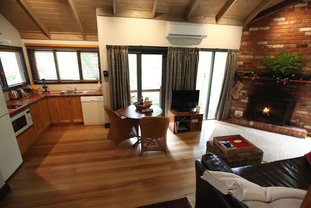 Romantic Cottage, 1 Bedroom, Non Smoking, Kitchen (One Night Getaway)
