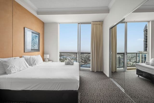 Lvl 42 Ocean View 3 Bedroom Apartment