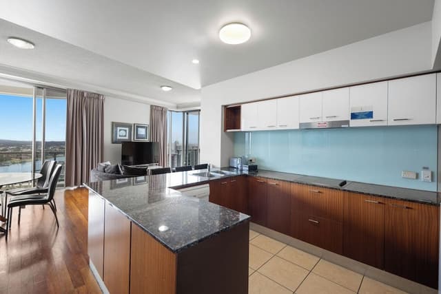 Lvl 42 Ocean View 3 Bedroom Apartment