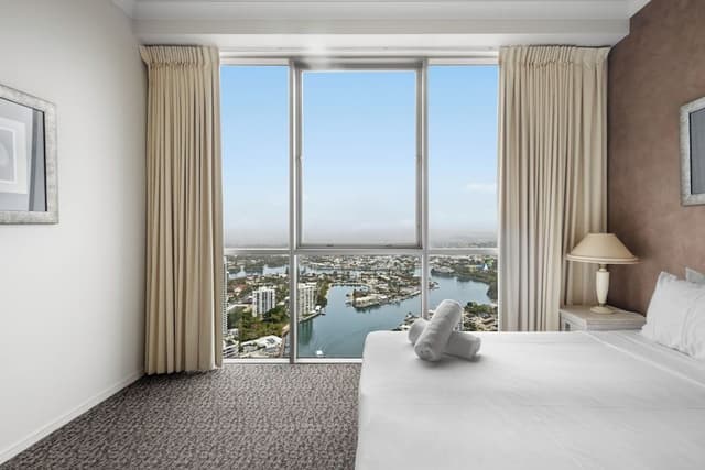Lvl 42 Ocean View 3 Bedroom Apartment