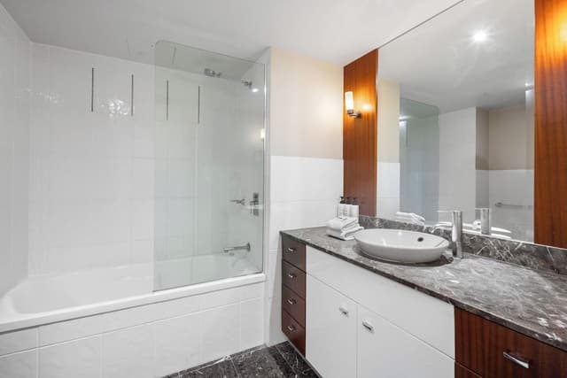 Lvl 42 Ocean View 3 Bedroom Apartment