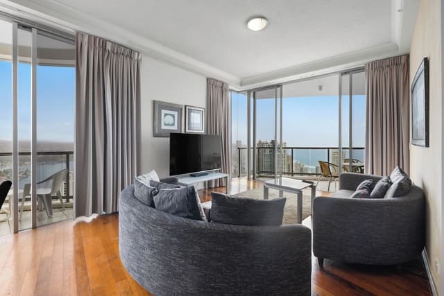 Lvl 42 Ocean View 3 Bedroom Apartment