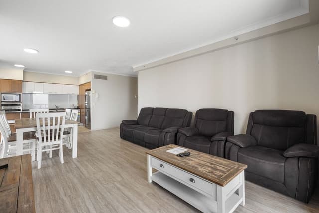 Lvl 25 Ocean View 3 Bedroom Apartment