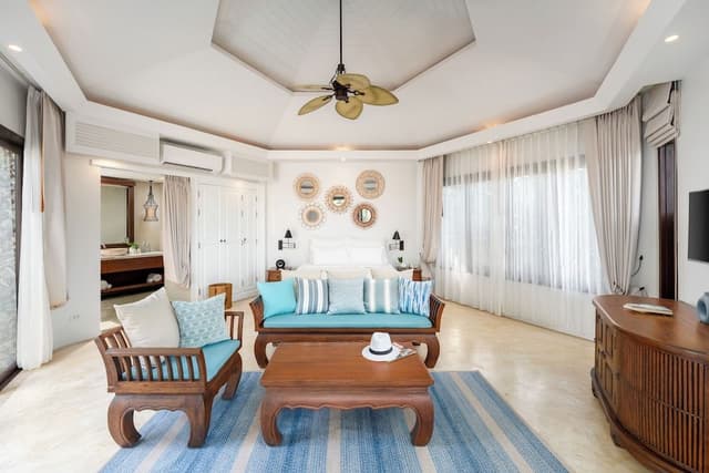 Villa, Beachfront