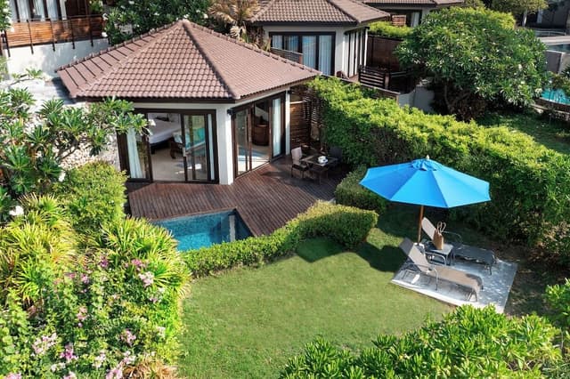 Villa, Beachfront