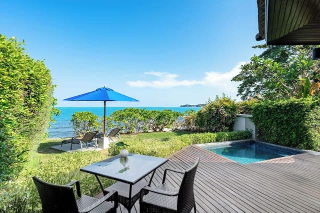 Villa, Beachfront