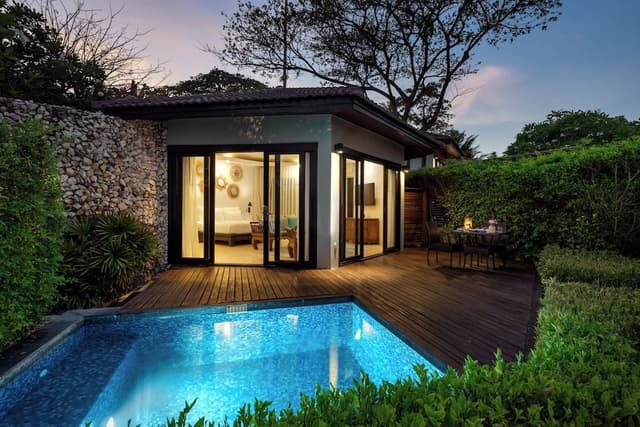 Villa, Beachfront