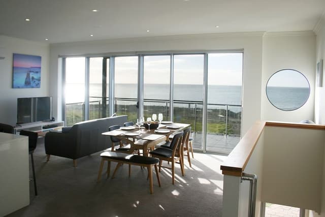 Luxury Apartment, 4 Bedrooms, Balcony, Ocean View (36)
