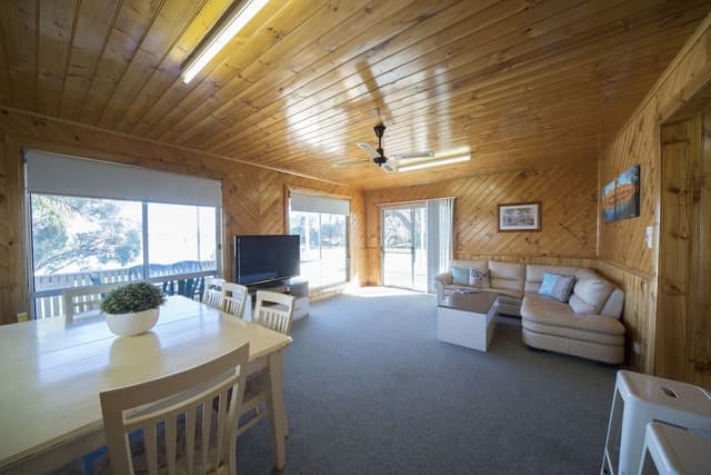 Family Cottage, 4 Bedrooms (Reflections)