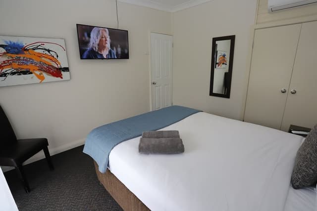 2Bdrm Suite - Non Pet Friendly
