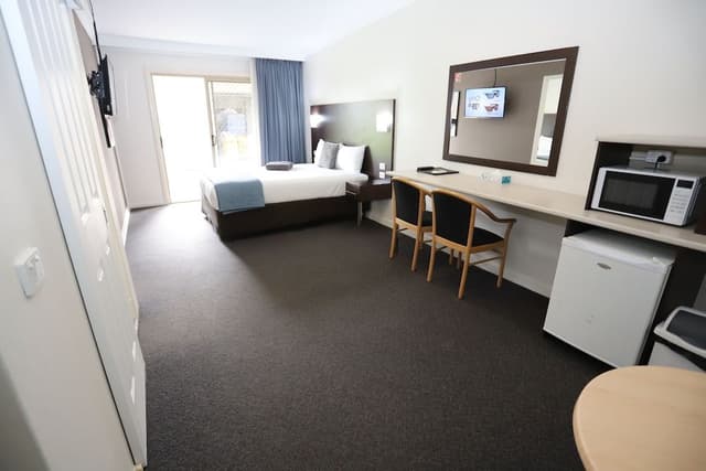 2Bdrm Suite - Non Pet Friendly