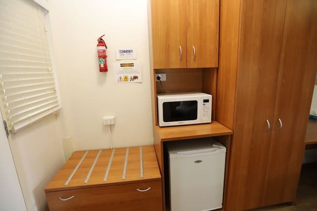 Deluxe Queen Room (Not Pet Friendly)