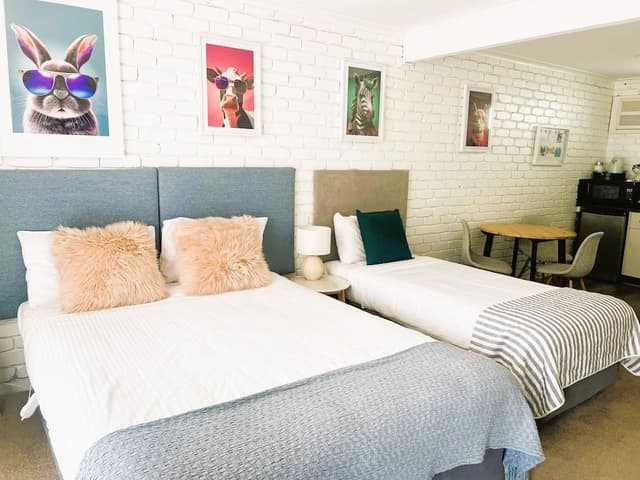 Family Suite, Multiple Beds, Non Smoking, Kitchenette